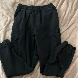 DIVIDED Black cargo pants